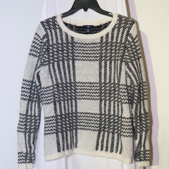 Black and white thick striped sweater Clearance